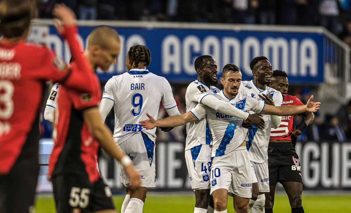 Ligue 1: «Τεσσάρα» η Οσέρ κι ακόμη πιο μακριά από την... ουρά thumb