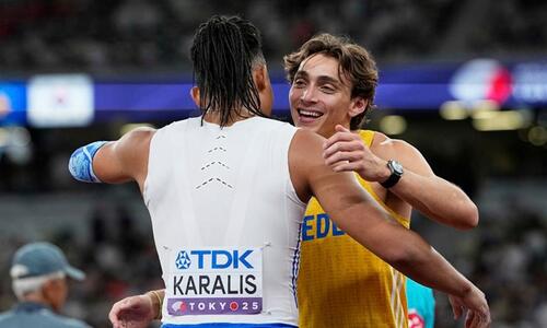 Η αγκαλιά του Καραλή στον Ντουπλάντις, ευτυχισμένος με τη χαρά του κολλητού του! thumb