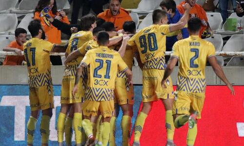 Με 23 ποδοσφαιριστές και η αποστολή του ΑΠΟΕΛ thumb