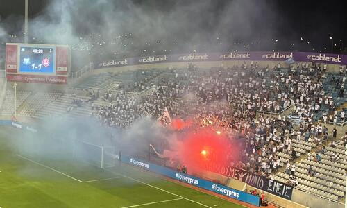 Video Sportime: Kαπνογόνα, προσωρινή διακοπή και... «τρελενομαί»! thumb