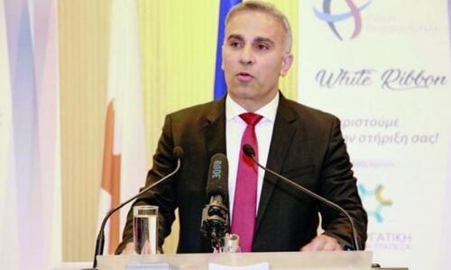 «Οι εμβολιασμένες στενές επαφές δεν μπαίνουν σε αυτοπεριορισμό» thumb