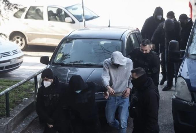 Δολοφονία Άλκη: «Μαχαίρωσα κάποιον δύο φορές, αλλά όχι τον 19χρονo» (vids) thumb