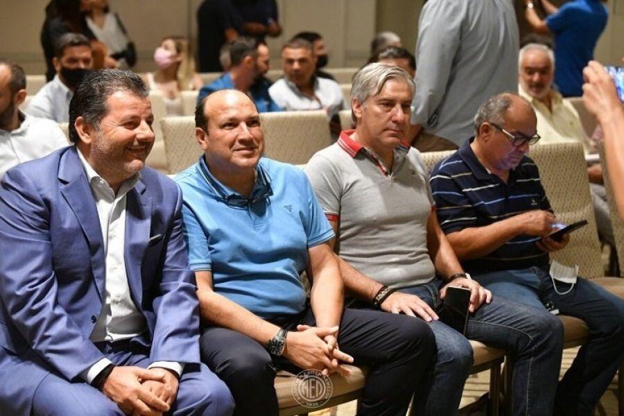 Τέλος εποχής για τον Σοφοκλέους, αναλαμβάνει το Σωματείο την ΑΕΛ thumb
