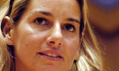 Η ΕΟΕ ετοιμάζεται να «βγάλει στη σέντρα» την Μπεκατώρου thumb