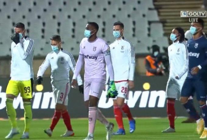 Απίστευτο: Η Μπελενένσες κατέβηκε με 9 παίκτες κόντρα στη Μπενφίκα λόγω κορωνοϊού! thumb