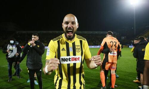 «Ποιος κάνει κουμάντο; Μπορώ να επιστρέψω στο... σεξ» (pic) thumb