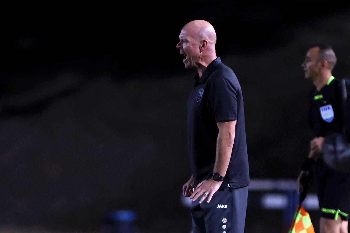 Μπεργκ: «Έπρεπε να αποβληθεί ο τερματοφύλακας της ΑΕΚ» thumb