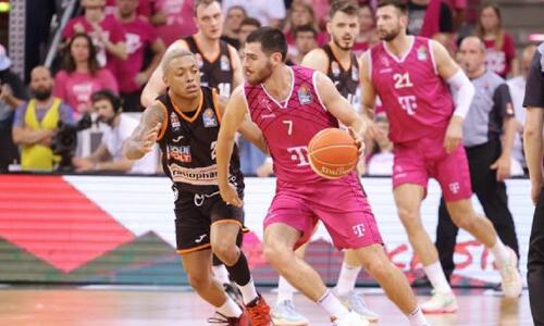 Η Βόννη «κατάπιε» την Ουλμ και ισοφάρισε στους τελικούς thumb