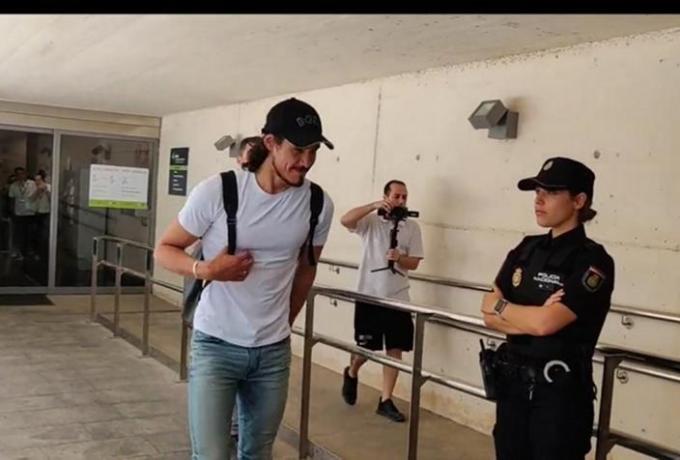 Στη Βαλένθια για εξετάσεις και υπογραφές ο Καβάνι thumb