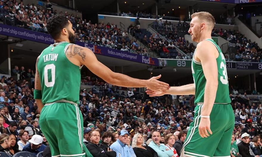 NBA «Δάγκωσαν» τους Γκρίζλις στο Μέμφις οι Σέλτικς - Χτίζουν σερί με χρήσιμο Βεζένκοφ οι Kινγκς thumb
