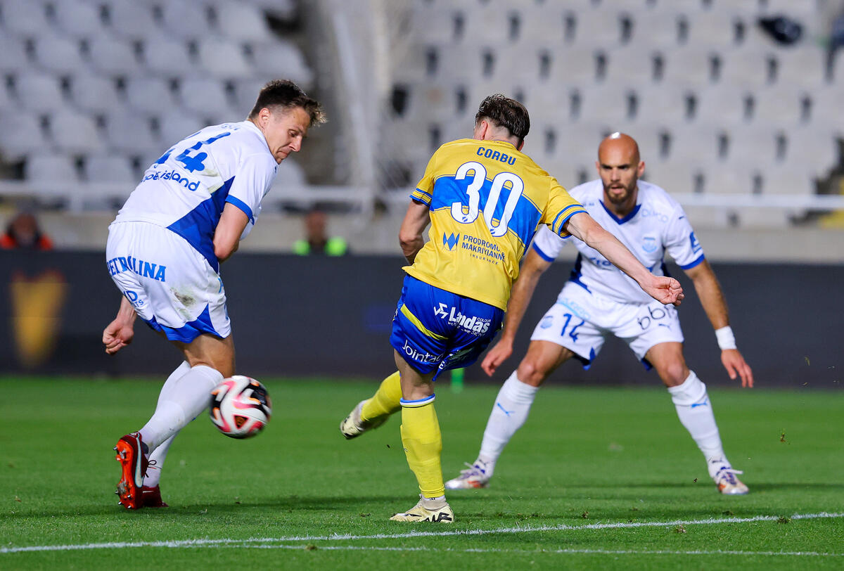 ΑΠΟΕΛ-Απόλλων 1-1: Από ένα γκολ και... συμβιβασμός στο ΓΣΠ thumb