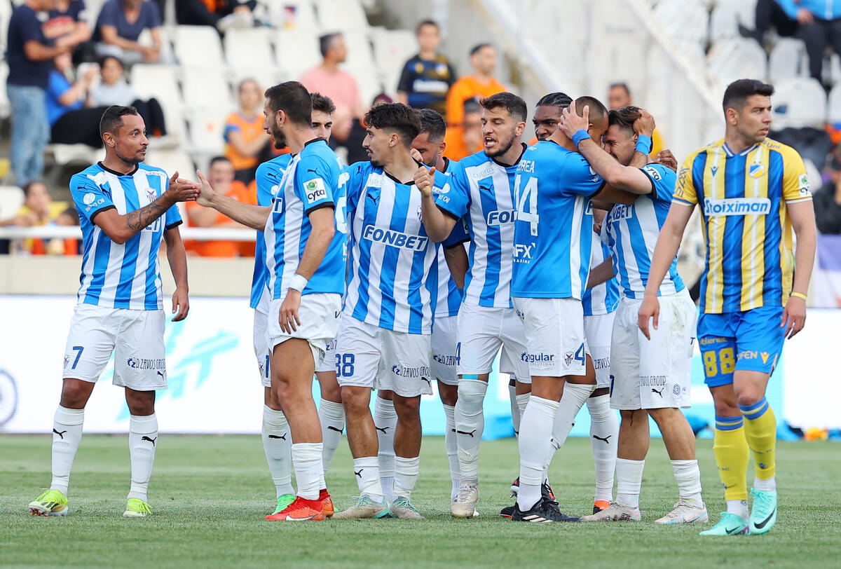 ΑΠΟΕΛ - Ανόρθωση 0-2: Τον τέζαρε μέσα στο ΓΣΠ η... αδιάφορη! thumb