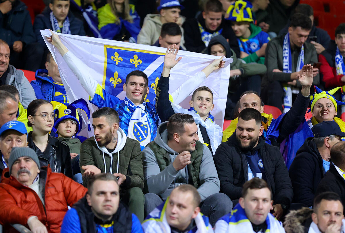 Ο κόσμος στις εξέδρες του «Bilino Polje» thumb
