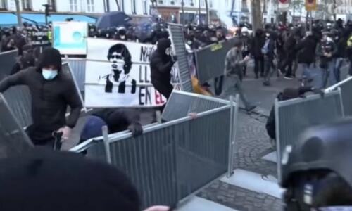 Μαραντόνα: Ο Ντιέγκο γίνεται σύμβολο και των διαδηλωτών στο Παρίσι! (vid) thumb