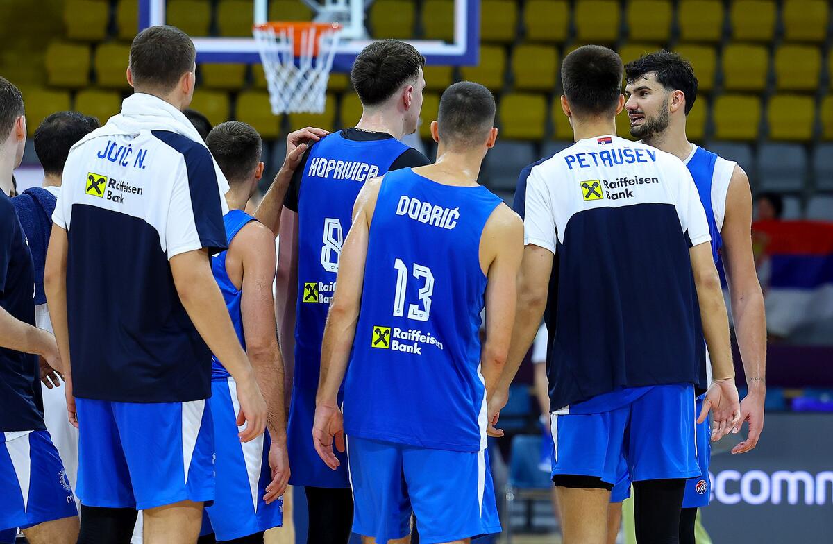 Εξαπέλυσαν... πυρ τα ΜΜΕ της Σερβίας για τον αποκλεισμό της εθνικής τους thumb