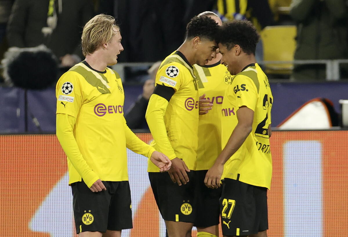 Champions League: «Αγκαλιά» με την πρόκριση η Μπενφίκα, νίκη και για Ντόρτμουντ thumb