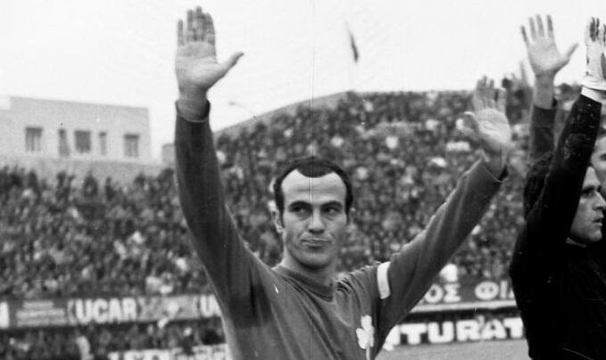 Αφιέρωμα της UEFA στον «Στρατηγό» Δομάζο thumb