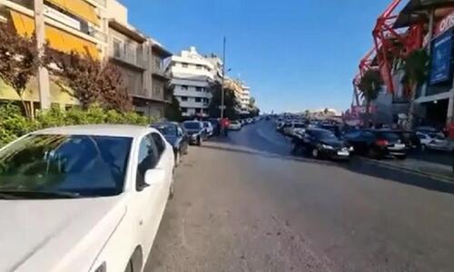 Ντροπή, βίντεο που κόβει την ανάσα: Επίθεση από οπαδούς έξω από το γήπεδο! thumb