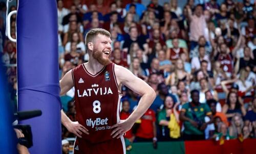 Απίστευτο και όμως... NBAικό: Οι Χόρνετς άφησαν ελεύθερο τον Μπέρτανς ενώ έπαιζε με τη Λετονία! thumb