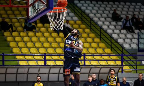 Ανατροπή στο τέταρτο δεκάλεπτο και διπλό για ΑΕΛ thumb