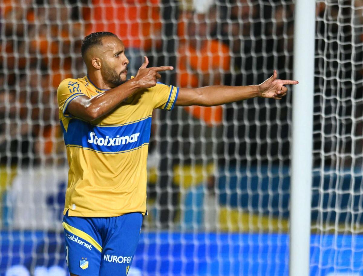 Ελ Αραμπί: Η ομάδα της Super League που τον θέλει! thumb
