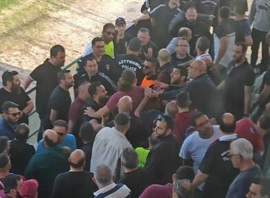 Ένταση λίγο πριν το ημίχρονο στη Σωτήρα - Παρέμβαση της Αστυνομίας (ΦΩΤΟΣ ST) thumb