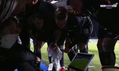 Οι Γερμανοί περιμένουν πάνω από ένα τάμπλετ να μάθουν αν προκρίνονται (pics) thumb