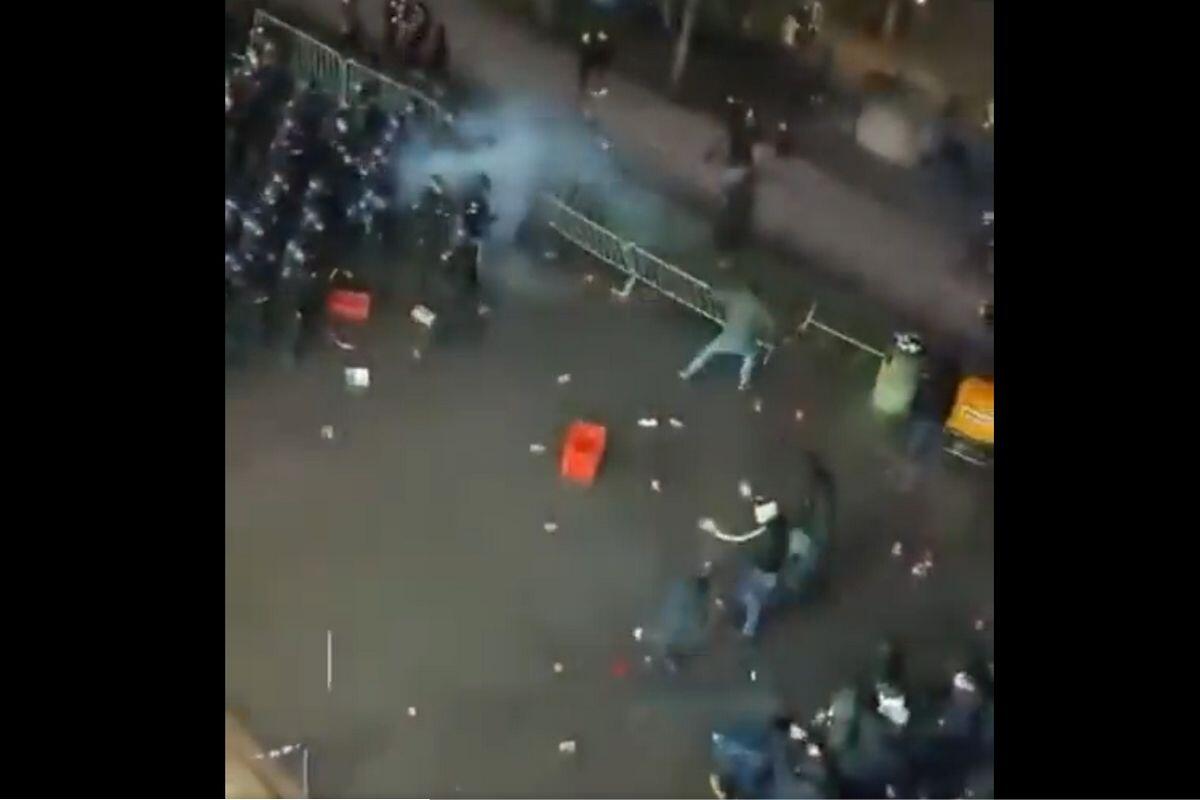 Συμπλοκές και άγρια επεισόδια πριν το παιχνίδι thumb