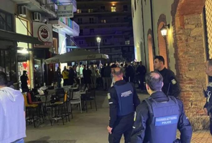 Επεισόδια μεταξύ οπαδών του ΠΑΟΚ και της ΑΕΚ στο κέντρο της Καβάλας (pics) thumb