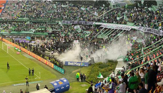 Σοβαρά επεισόδια πριν από το clasico της Κολομβίας, τουλάχιστον 89 οι τραυματίες thumb