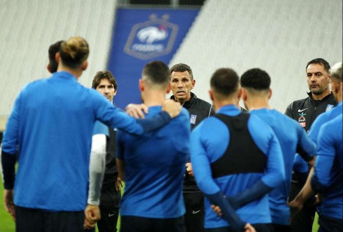 Ψάχνει την υπέρβαση στο Παρίσι η Εθνική thumb