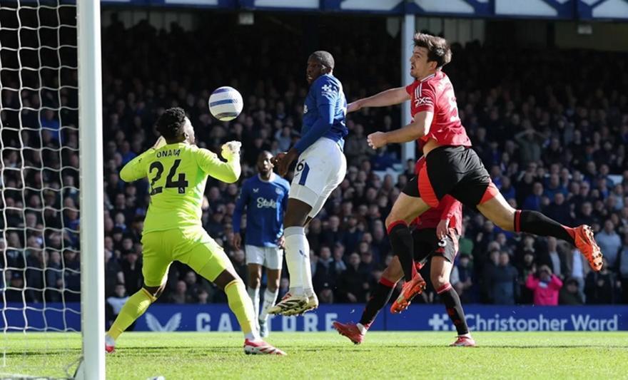 Premier League: Συναρπαστικό παιχνίδι και από ένα ημίχρονο Έβερτον και Γιουνάιτεντ thumb