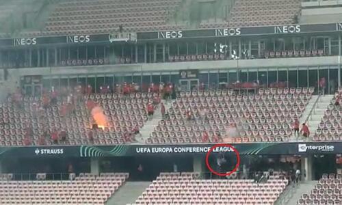 Σοκάρει το βίντεο από την πτώση οπαδού της Κολωνίας (video) thumb