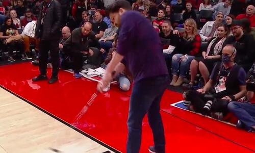 NBA: Φίλαθλος κέρδισε 50 χιλιάδες δολάρια παίζοντας γκολφ στο παρκέ thumb