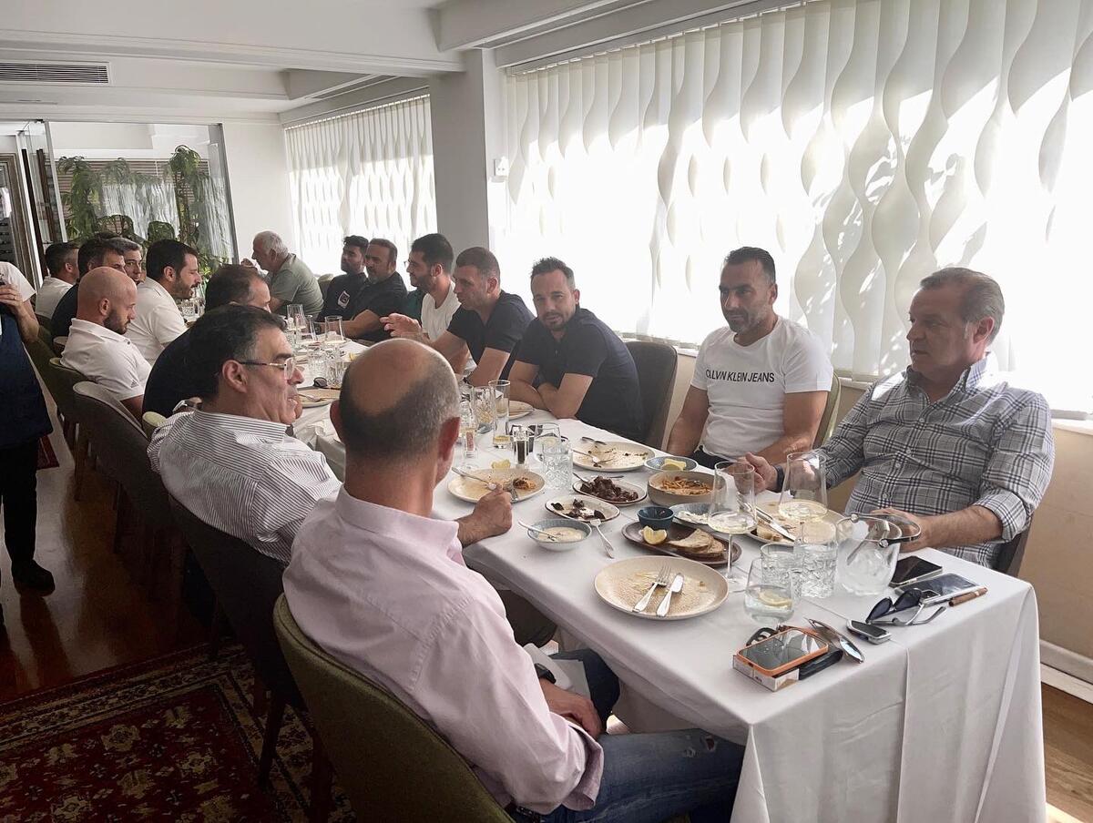 Δεξιώθηκε την ομάδα σε όμορφο κλίμα ο Πρόδρομος (pics) thumb