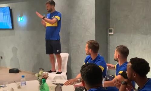 Τους τραγούδησε ο Φεράρι! (vid) thumb