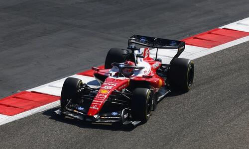 Γιατί η Ferrari πιστεύει ότι θα της επιτραπεί να αναβαθμίσει τον κινητήρα της SF-26 thumb