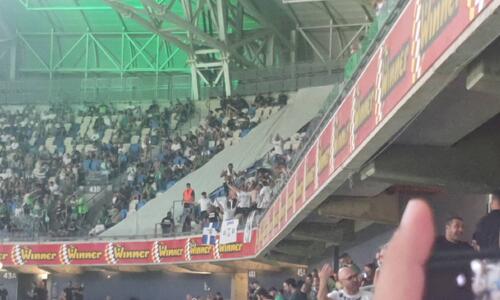 Video: Σύνθημα οπαδών Απόλλωνα μέσα στο Σάμι Οφέρ! thumb
