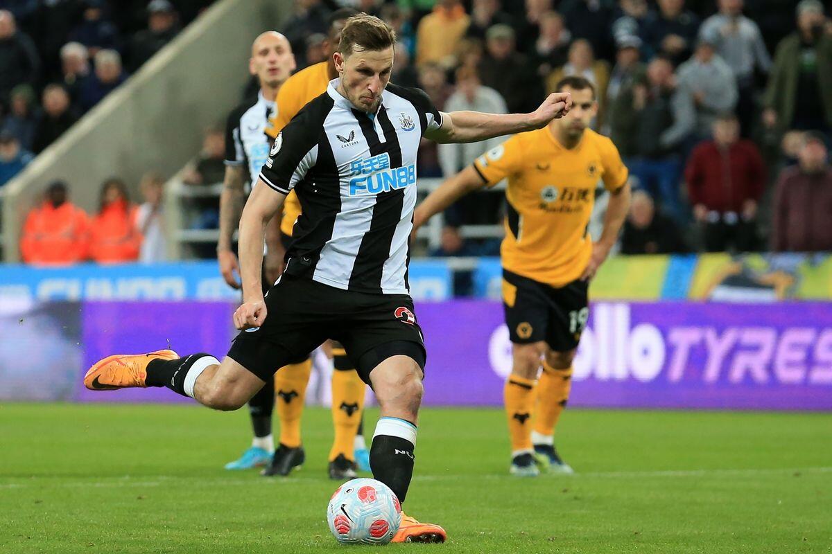 Νιούκαστλ - Γουλβς 1-0: Ο Γουντ νίκησε τον Σα από τα έντεκα βήματα thumb