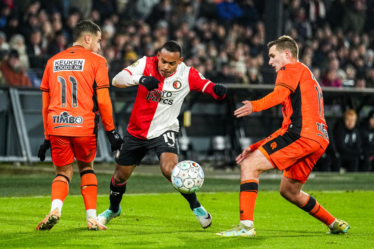 Eredivisie: «Σώθηκε» στις καθυστερήσεις η Φέγενορντ thumb
