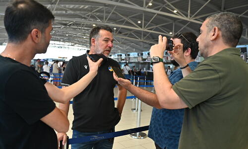 Πετεβίνος: «Να δείξουμε σοβαρότητα και να τελειώσουμε τη δουλειά» thumb