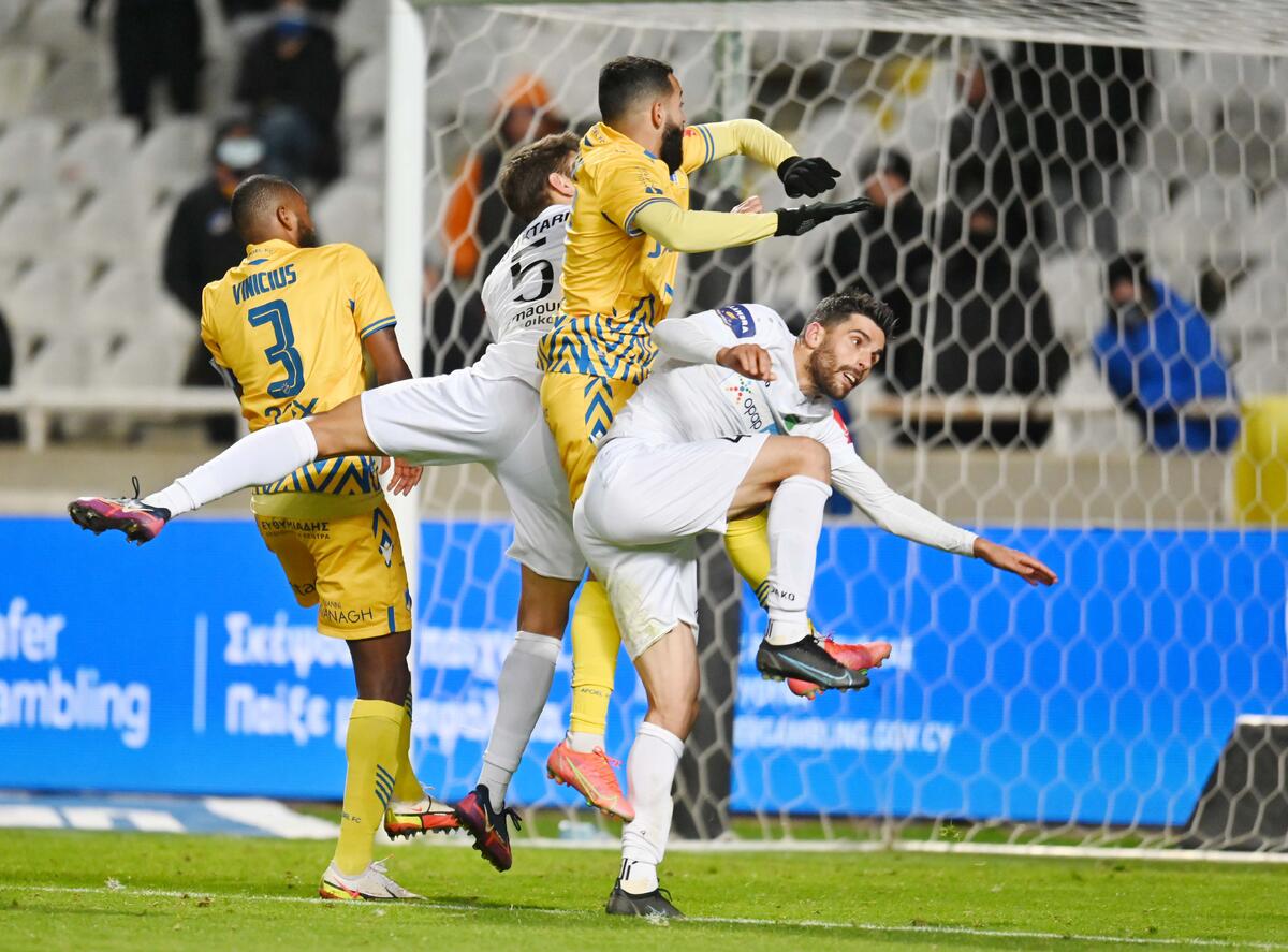 (ΤΕΛΙΚΟ) ΑΠΟΕΛ-Ολυμπιακός 2-1  thumb