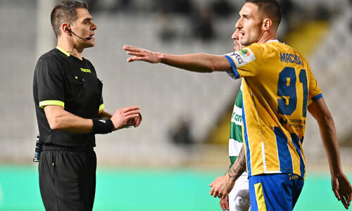 Πήρε θέση για το οφσάιντ του Μακέντα: «UEFA ξύπνα»  thumb