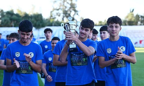 Χειροκρότησαν τους μικρούς πριν την σέντρα! (ΦΩΤΟΣ) thumb