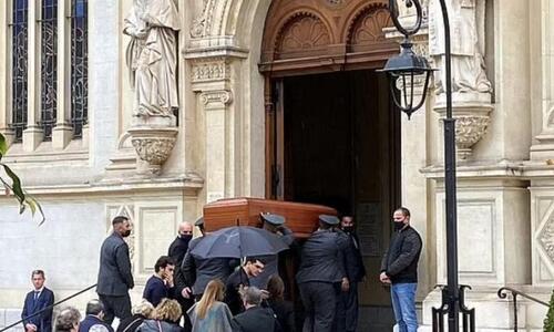Όλοι ήταν εκεί για το τελευταίο αντίο στον Μίνο Ραϊόλα thumb