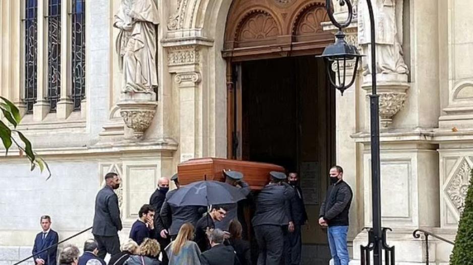 Όλοι ήταν εκεί για το τελευταίο αντίο στον Μίνο Ραϊόλα thumb