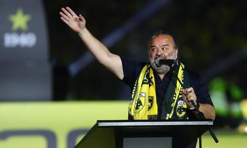 Επικό σύνθημα στον Ηλιόπουλο: «Αν δεν τραγουδήσεις, δεν φεύγουμε από ‘δω»! thumb