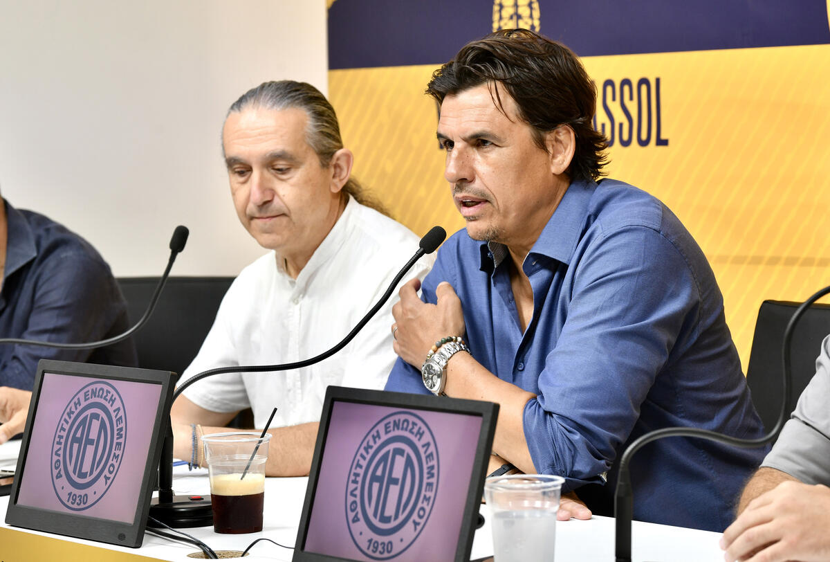 Επική ατάκα από Κόουλμαν για την θερμοκρασία: «Δεν θα κάτσω στην καρέκλα γιατί θα καίει» thumb