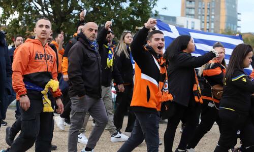 Στο γήπεδο οι ΑΠΟΕΛίστες (ΦΩΤΟ) thumb