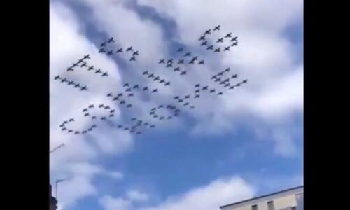 «Ιt's coming home» στον βρετανικό ουρανό! (vid) thumb